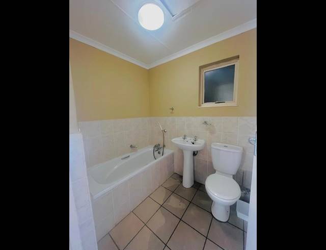 2 BEDROOM APARTMENT FOR SALE IN MARGATE BEACH